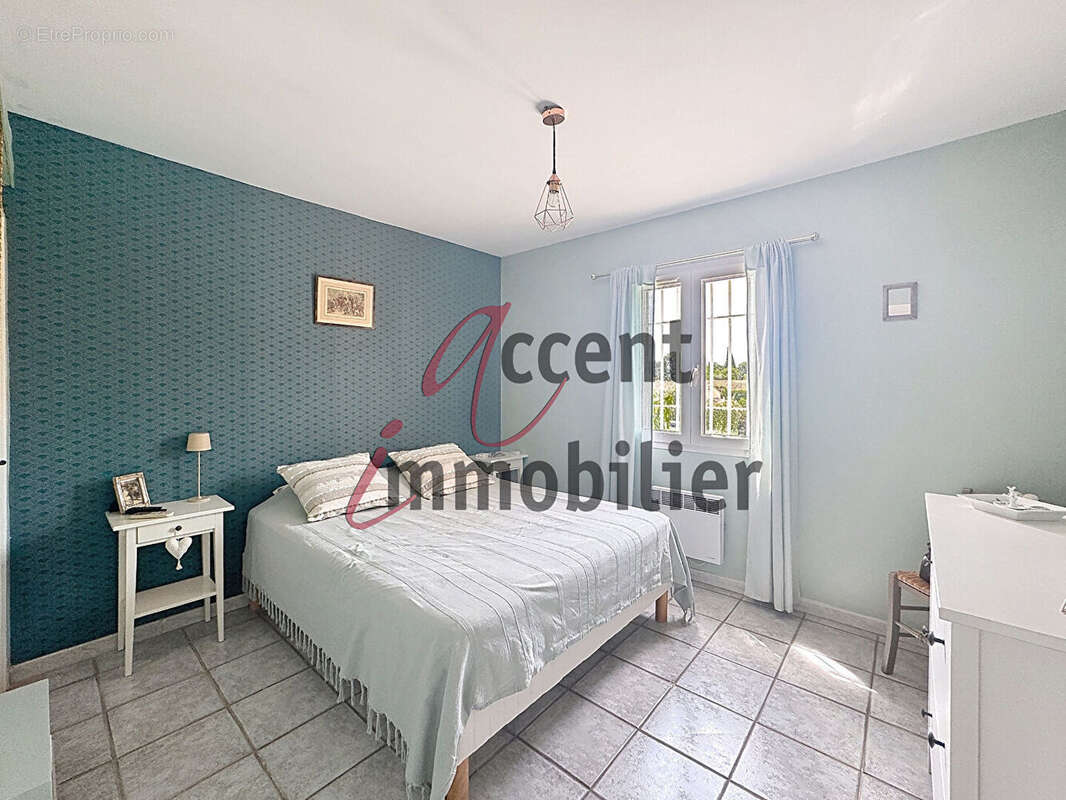 Mollégès, villa de 130m² avec piscine sur 1200m² de terrain - photo 8