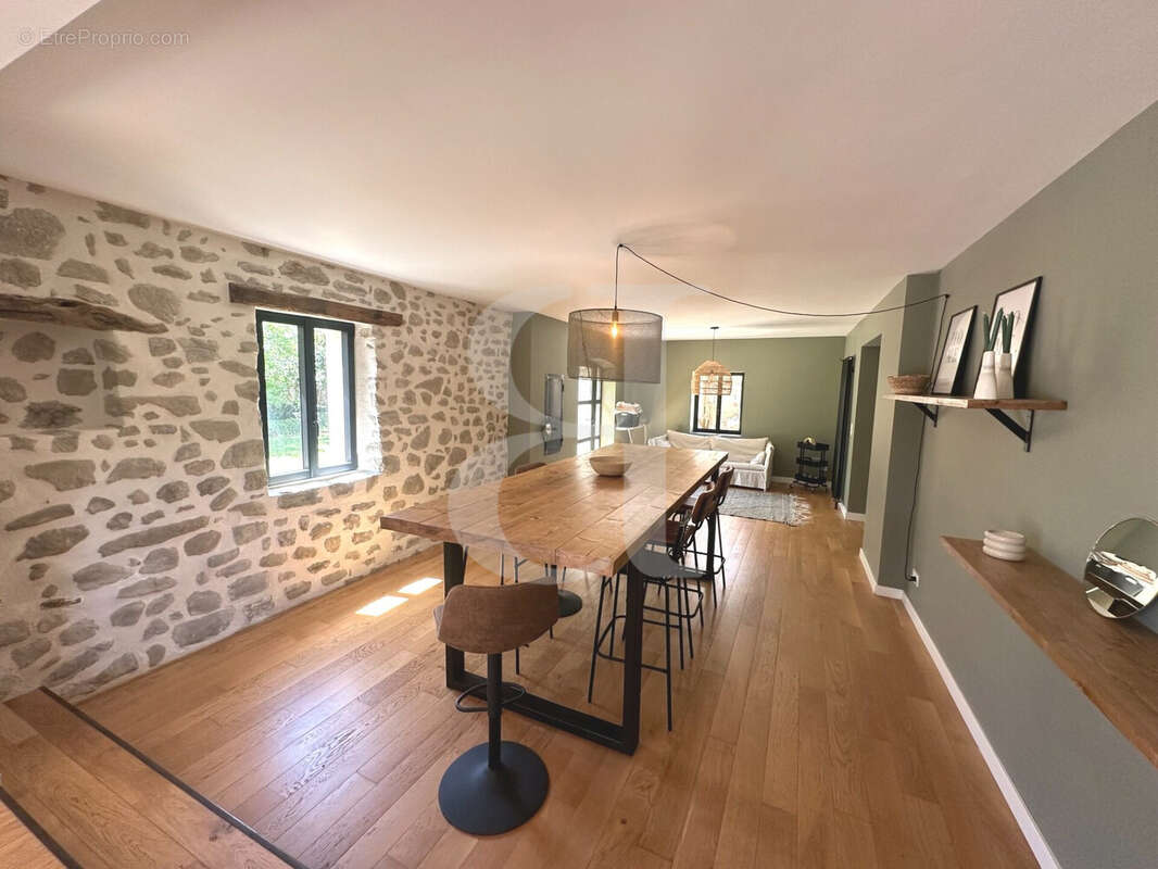 Maison à VAISON-LA-ROMAINE