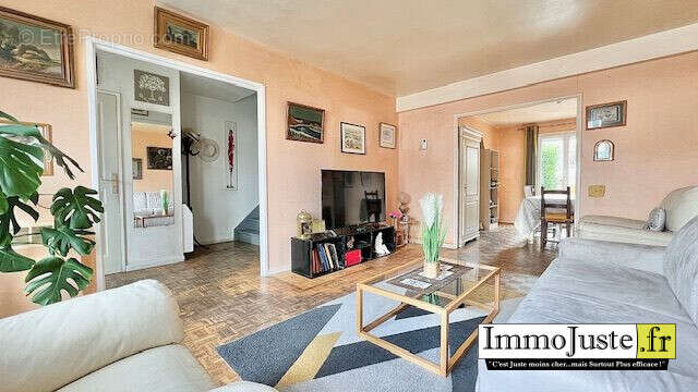 Maison 97 m² à Elancourt  - photo 2