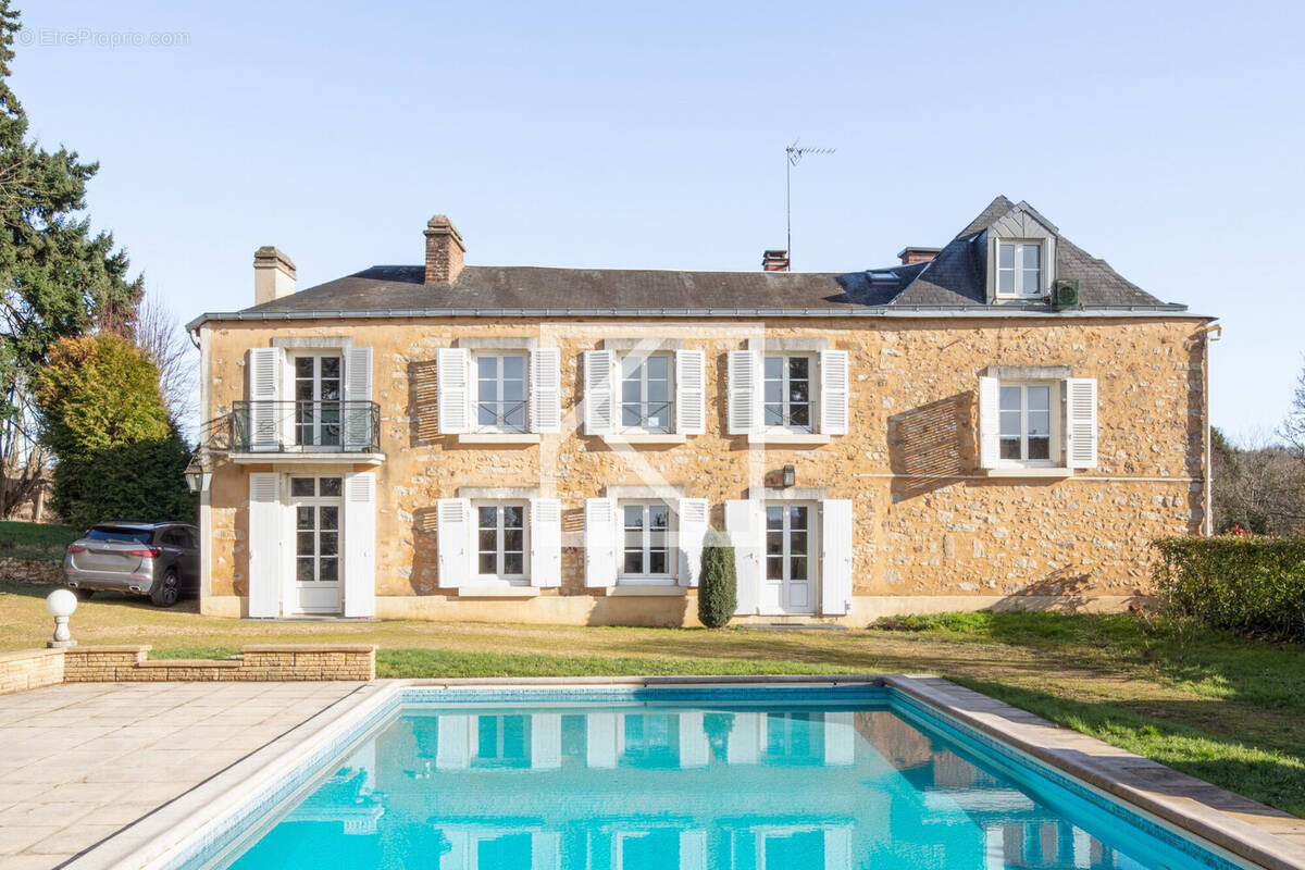 Maison à SAINT-PAVACE