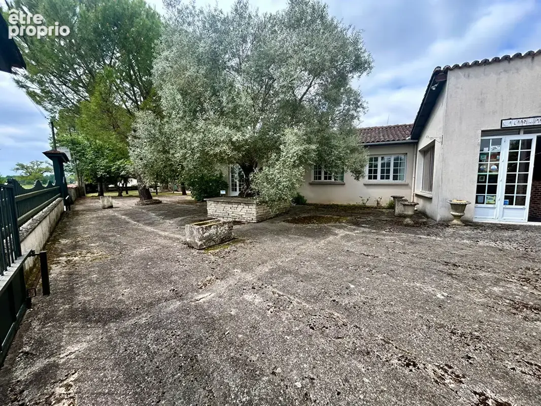 Mérignac (16) 220 m²  double destination fort potentiel - photo 9