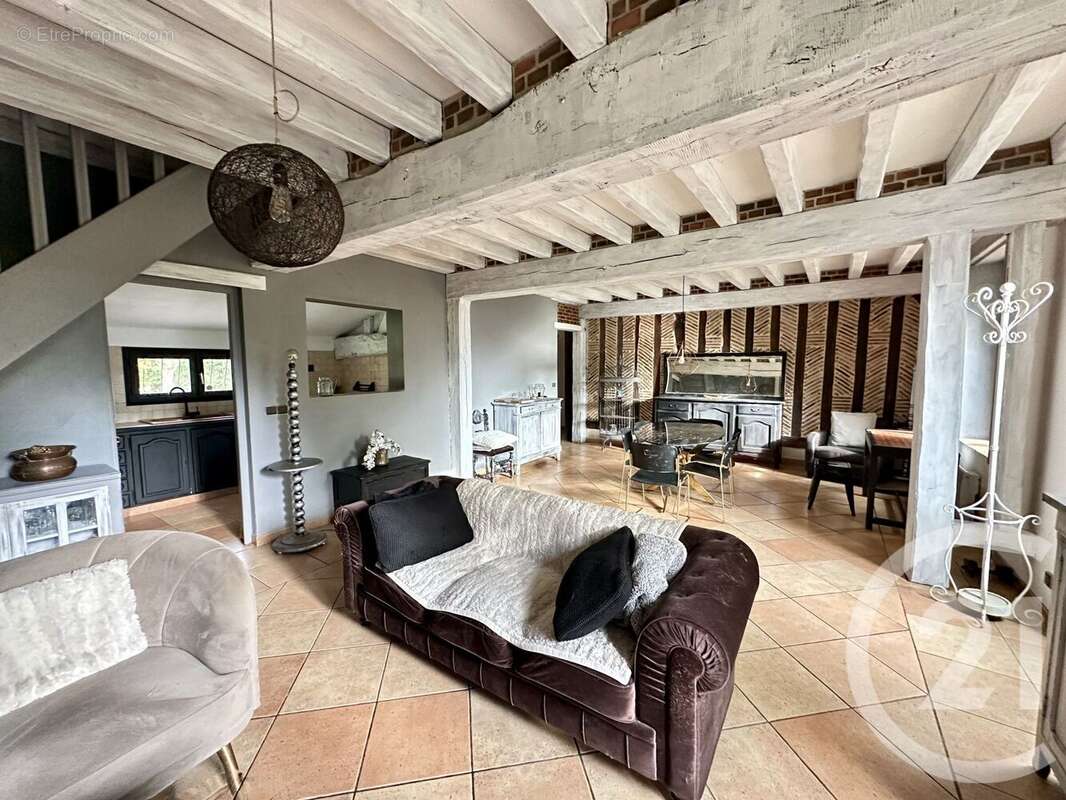 Maison à LA CROIX-DU-PERCHE