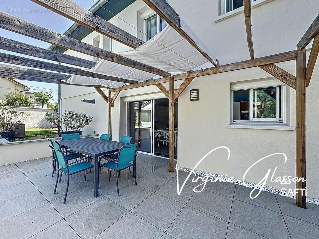 Photo 2 - Maison à SAINT-BONNET-DE-MURE