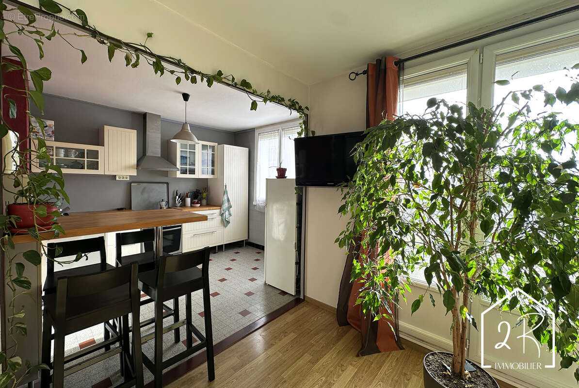 Appartement à PIERRE-BENITE