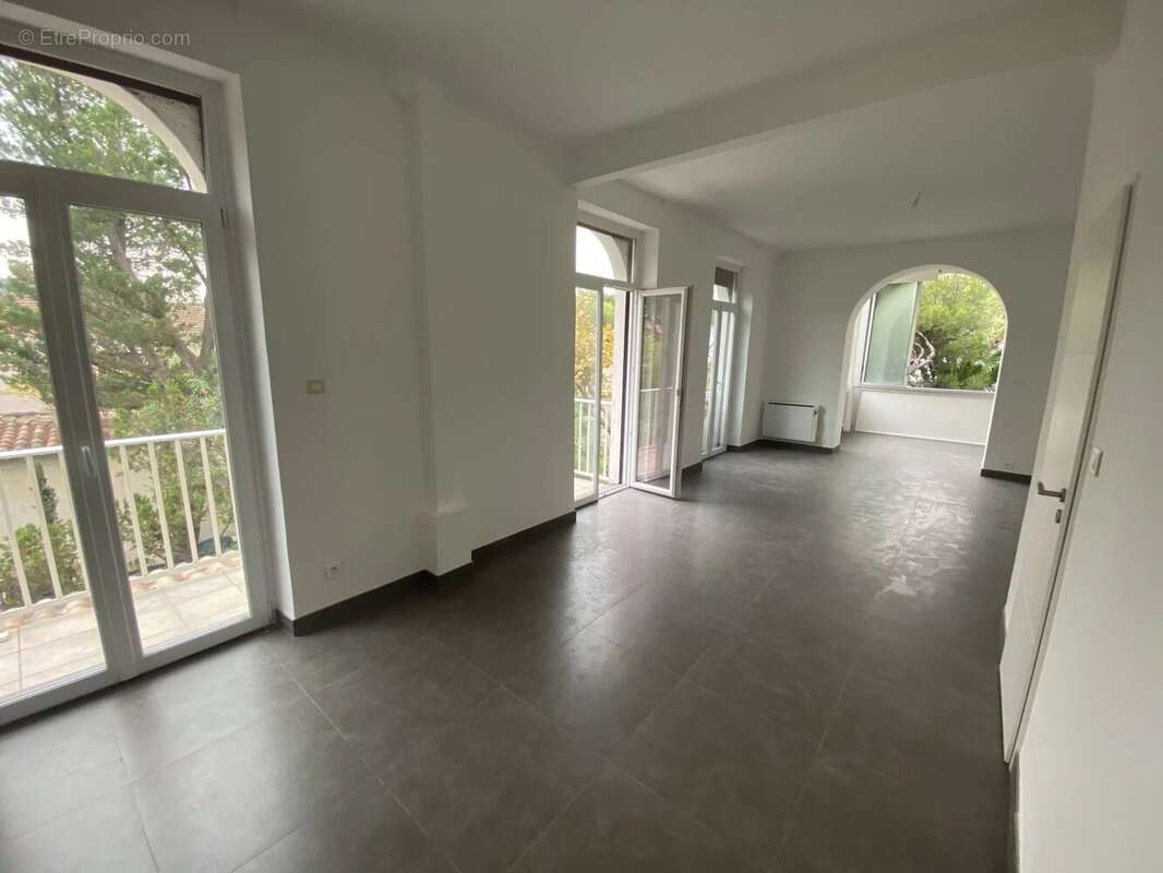 Appartement à SAINT-CYR-SUR-MER