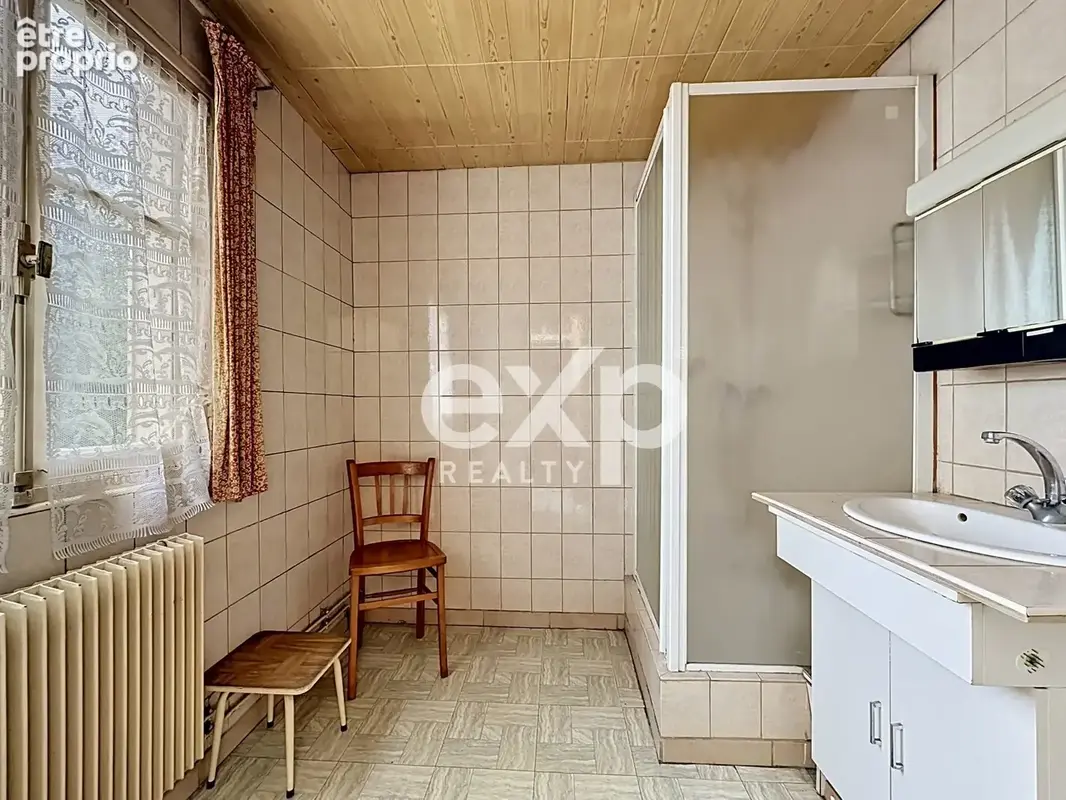 Maison 110 m² à Saint-Denis  - photo 7