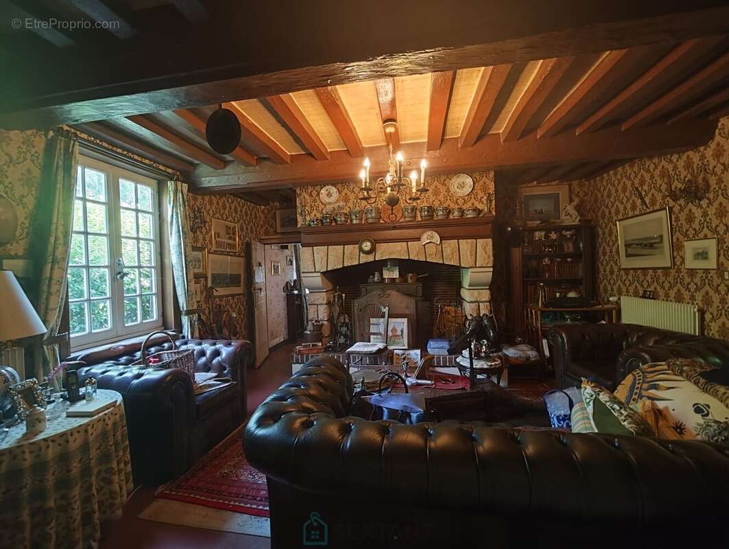 Sur plus de 3 ha de terrain, agréable maison avec dépendances - photo 2
