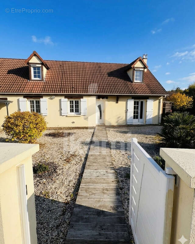 Maison à LAMOTTE-BEUVRON
