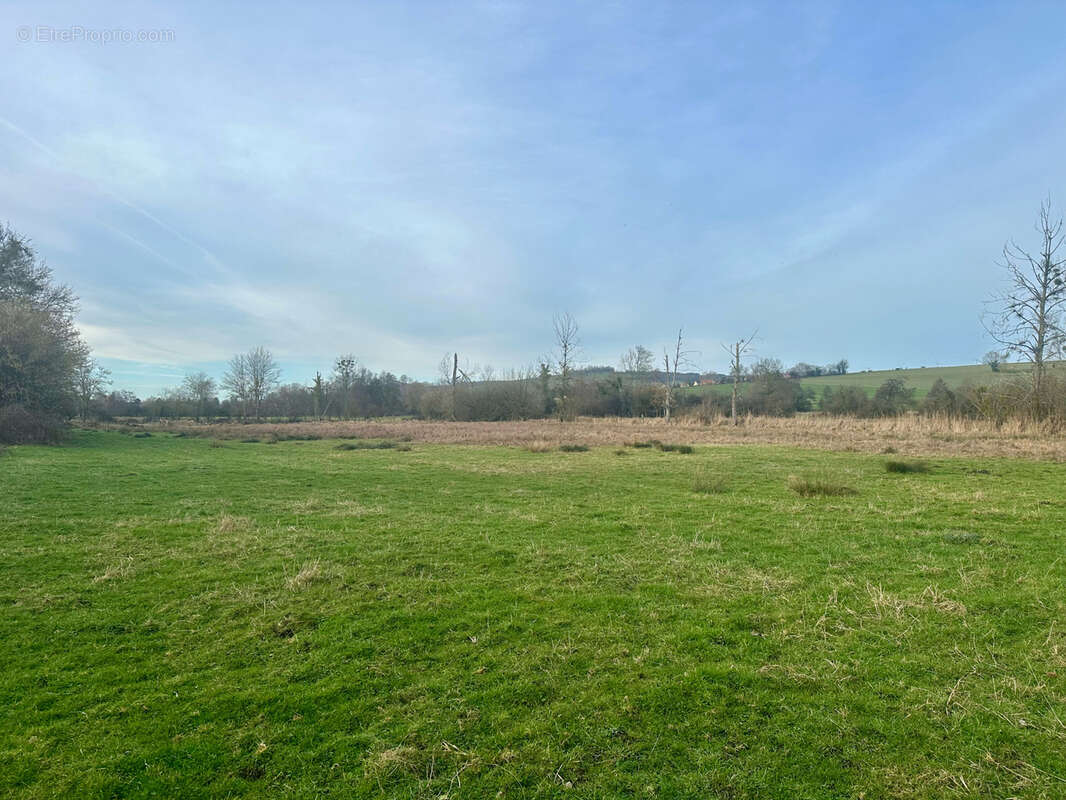 Terrain à LONDINIERES