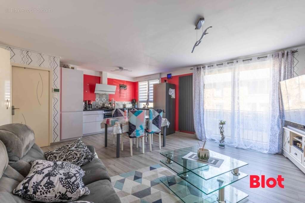 Appartement à FOUGERES