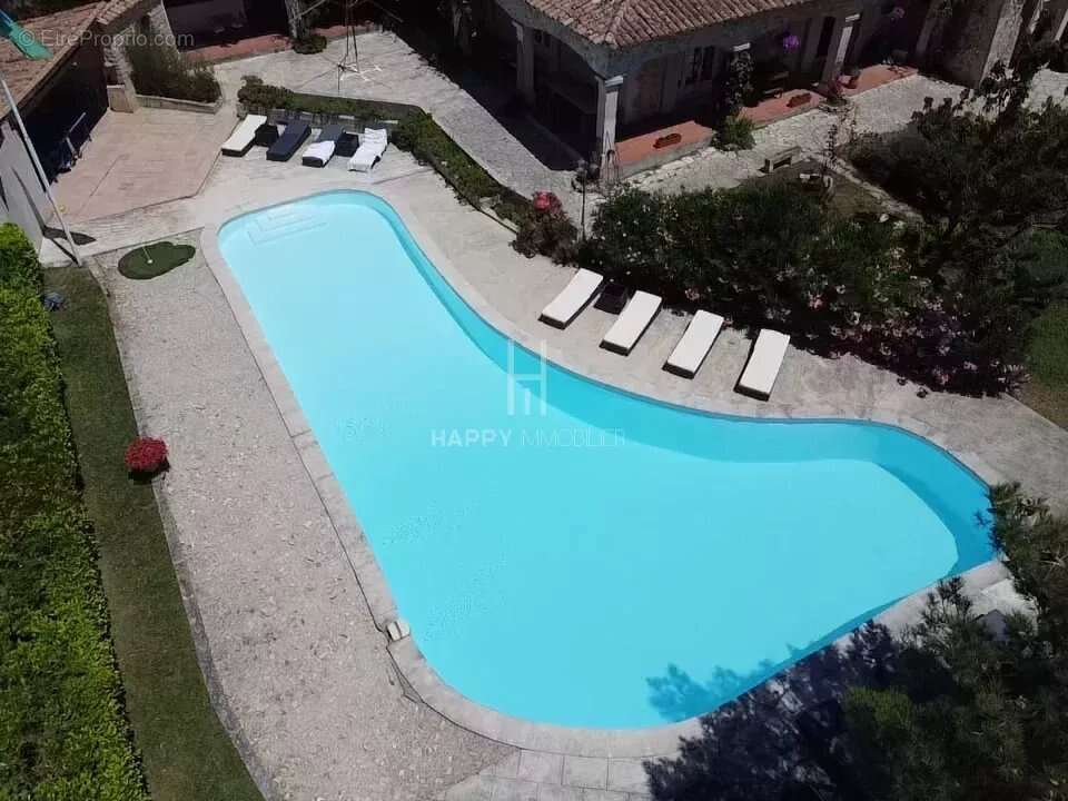 Maison à FONTVIEILLE