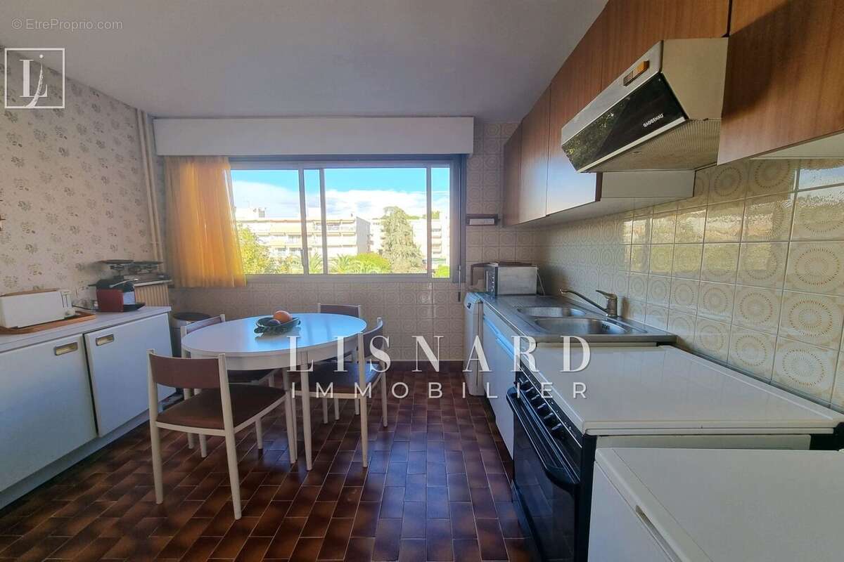 Appartement à VALLAURIS