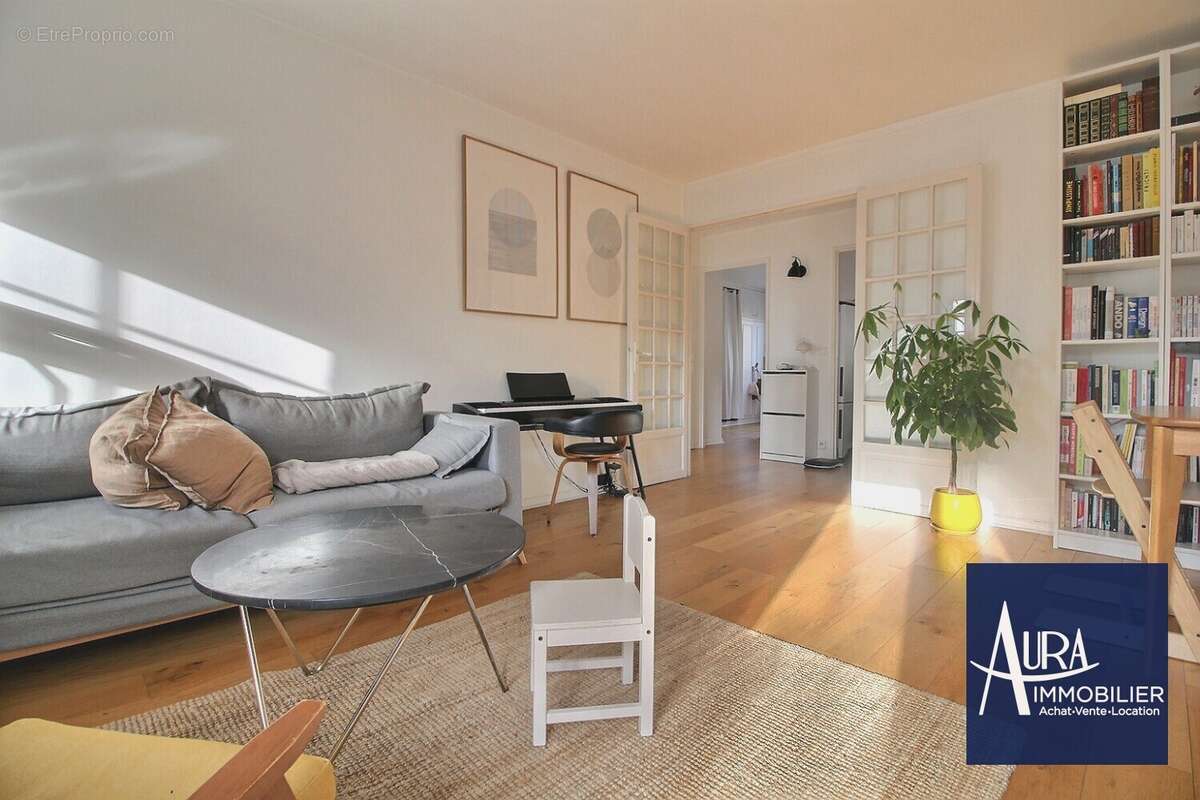 0_0003 - Appartement à LES LILAS