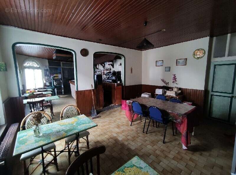 Commerce à TILLIERES-SUR-AVRE