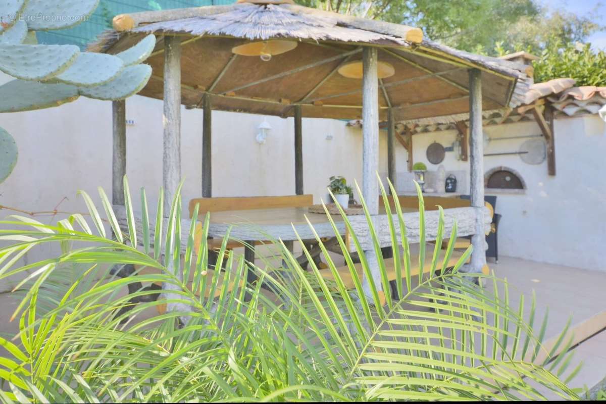 Maison à ROQUEFORT-LES-PINS