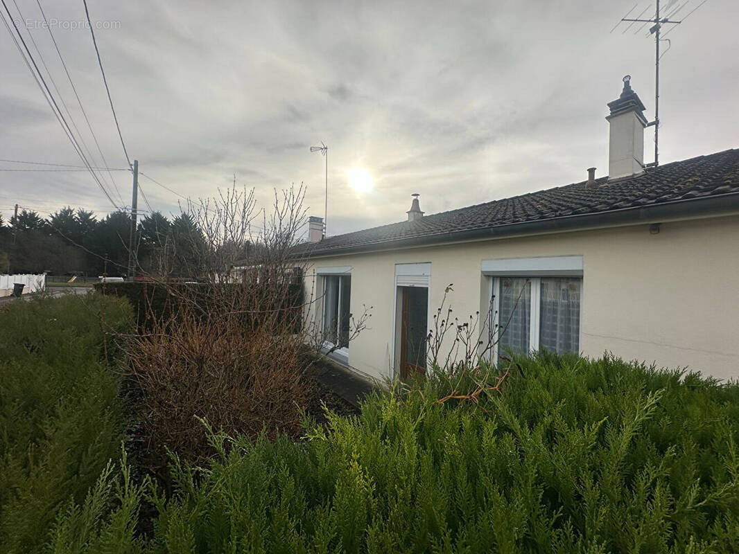 Maison à MONTS