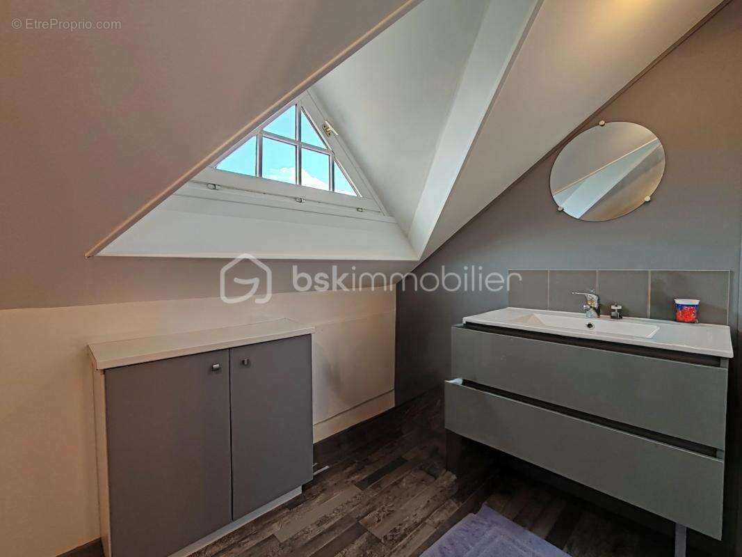 Maison à LES BORDES