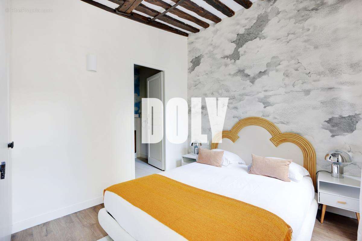 Appartement à PARIS-1E