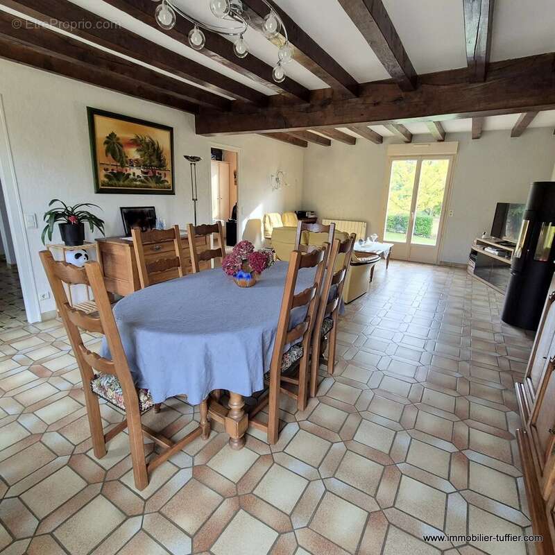 Maison à SAVIGNE-L&#039;EVEQUE