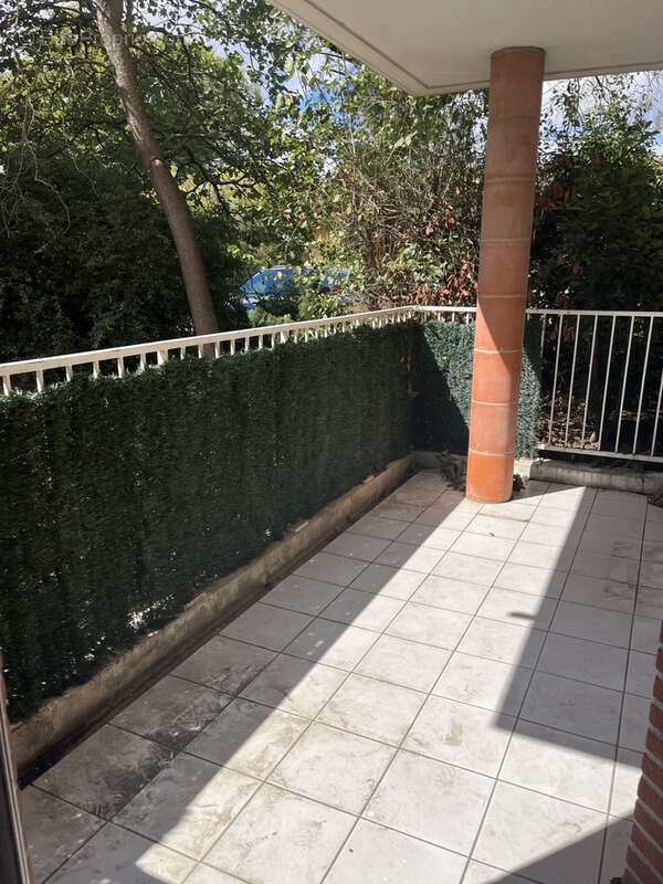 Croix Daurade - T3 avec terrasse et parking - photo 9