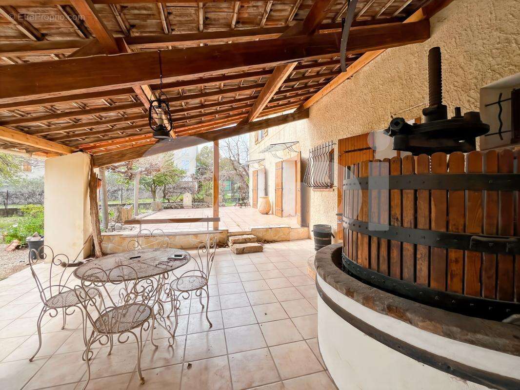 Maison à PUGET-VILLE