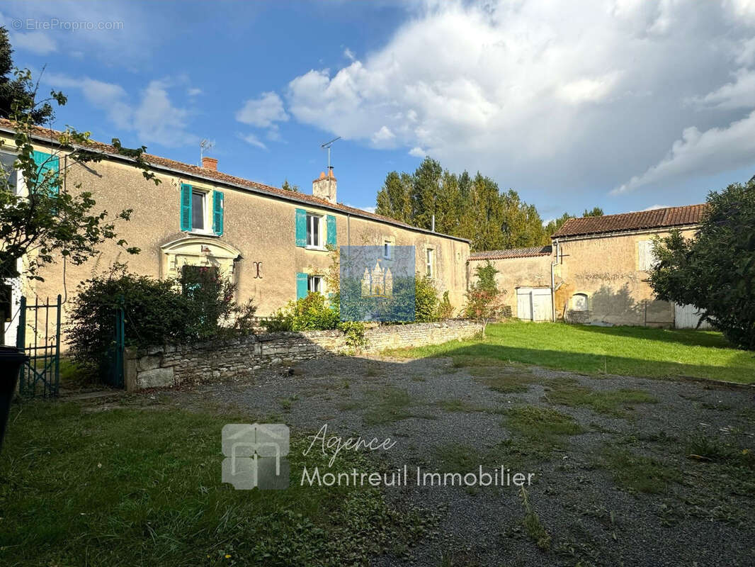 Maison à BRION-PRES-THOUET