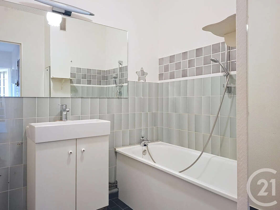 Appartement à VAUX-LE-PENIL