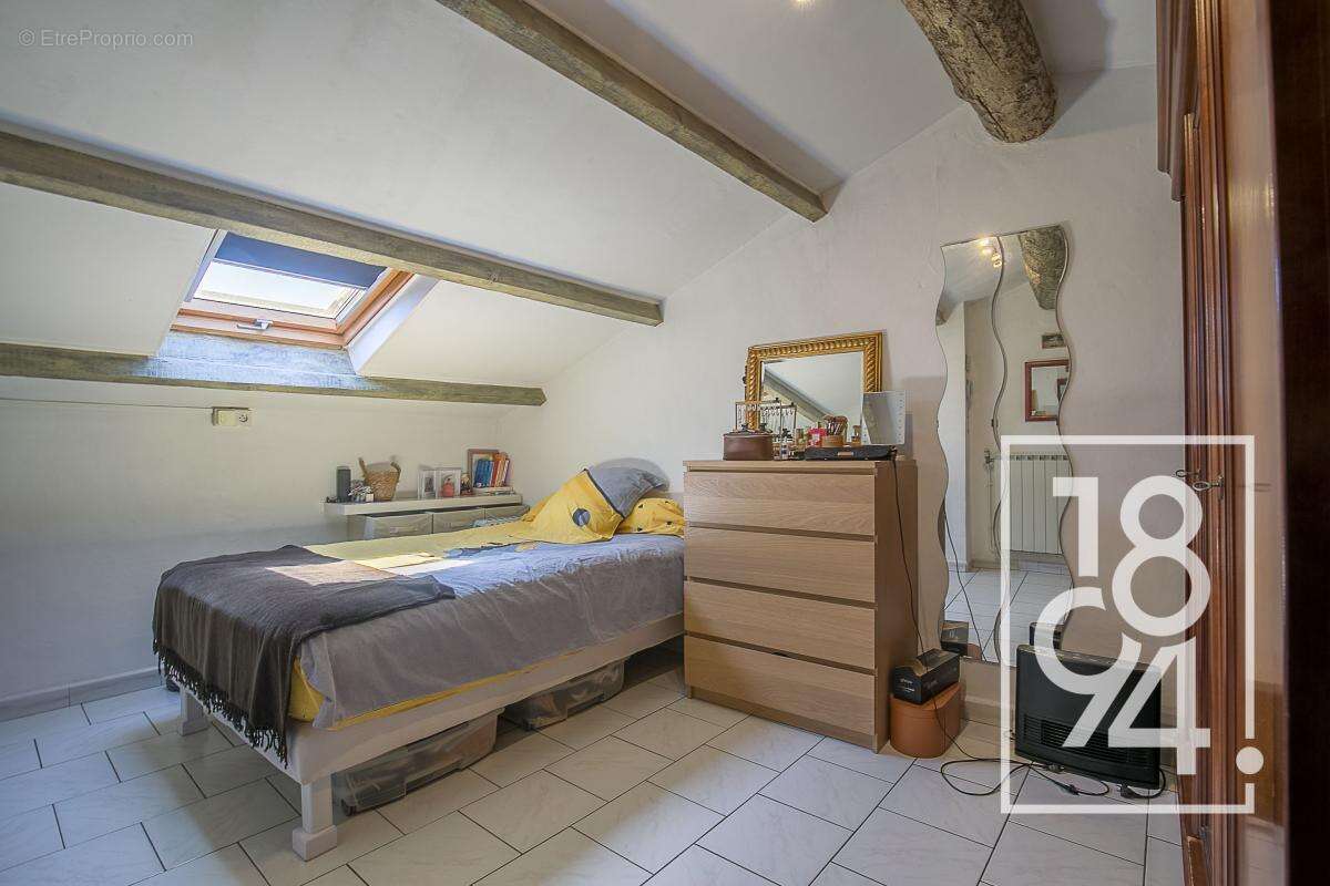 A Vendre ! Maison de village sur 3 niveaux ! Secteur des Camoins - photo 6