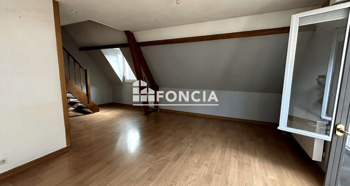 Chartres basse ville et 10 min de la gare - appartement de 2 pieces en duplex - photo 6