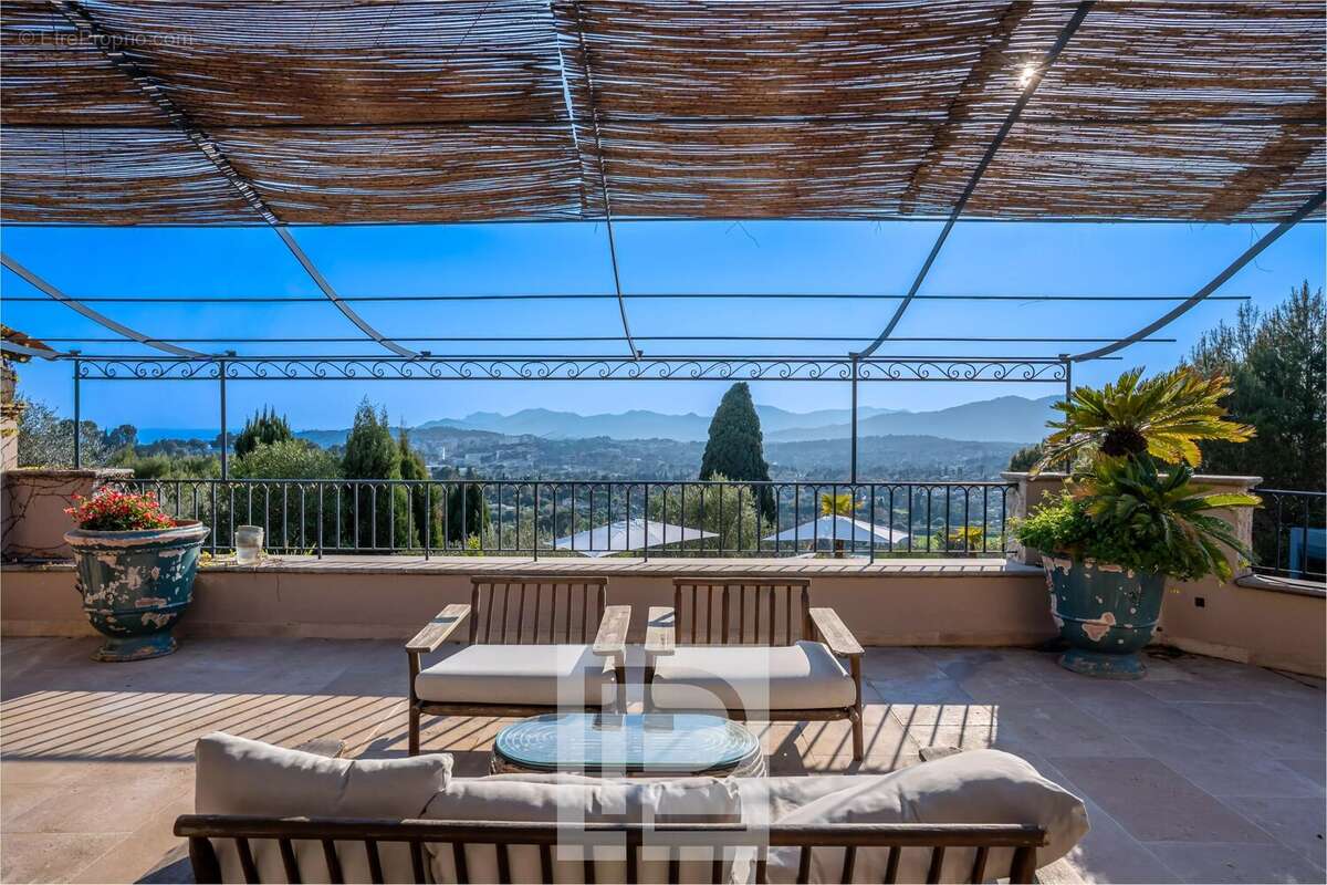 Maison à MOUGINS