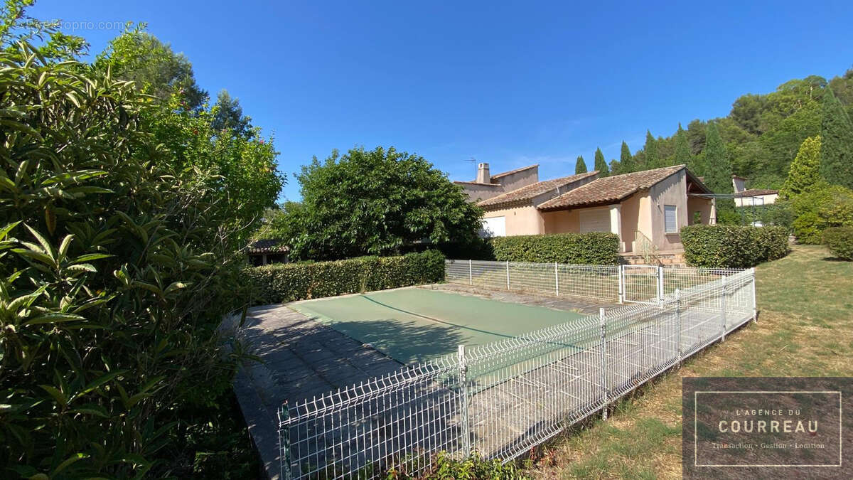 MAISON T5 de 163 M2 avec terrasses, piscine & garage - photo 13
