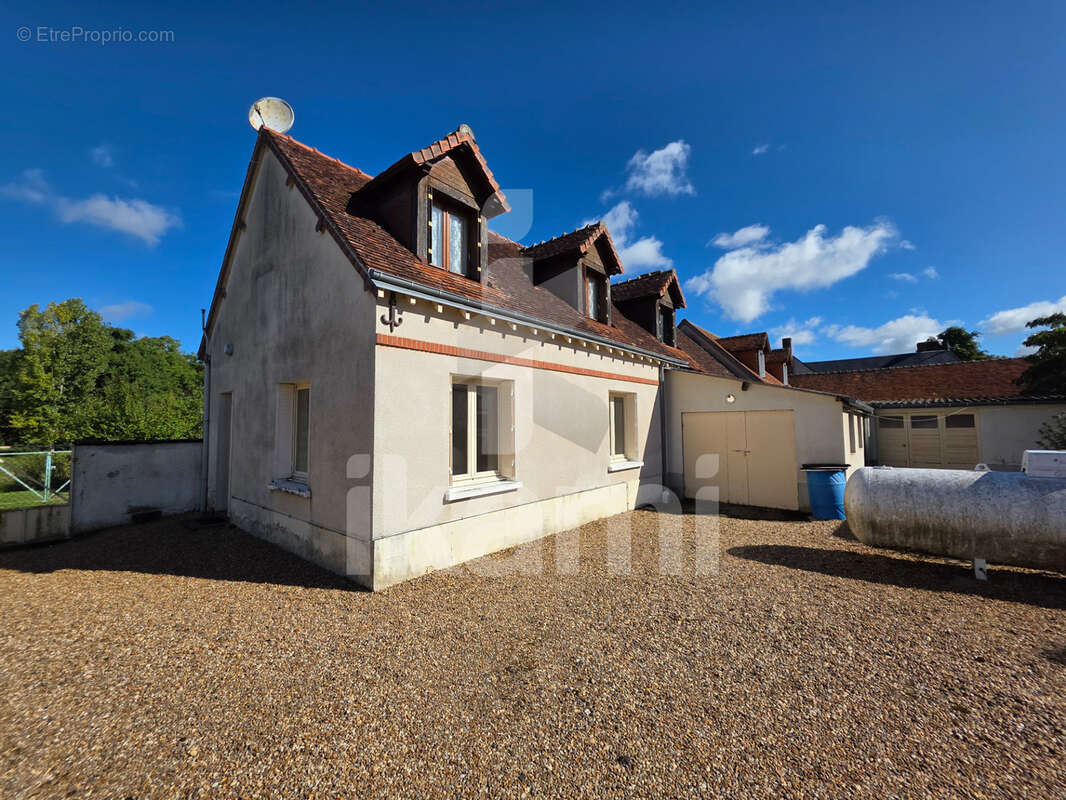 Découvrez un ensemble immobilier rare à Monthou-sur-Cher - photo 14