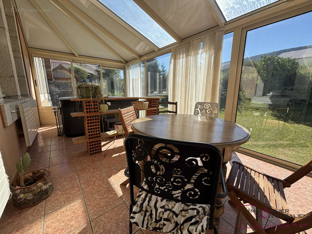 Maison de caractere - 200 m2 - longevilles mont d'or - photo 12