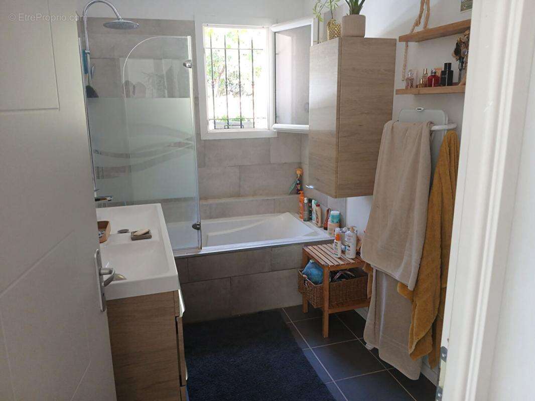 Maison T5 de 108 m2 sur 1705m² de terrain au calme - Camps La Source - photo 16