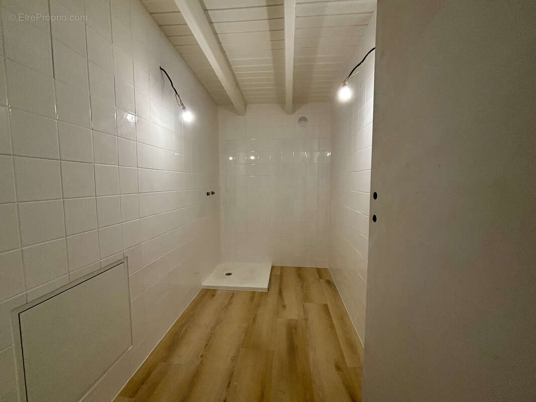 Local avec appartement — Secteur Concordia, Saint-Martin - photo 5