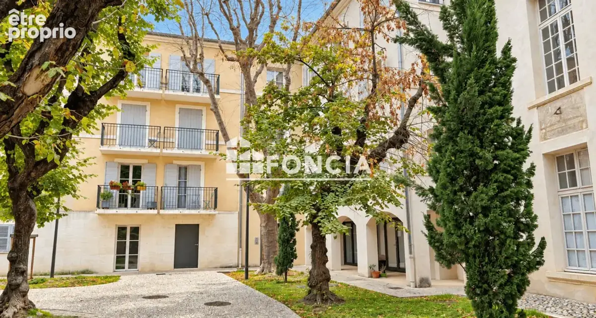 Appartement à VILLENEUVE-LES-AVIGNON