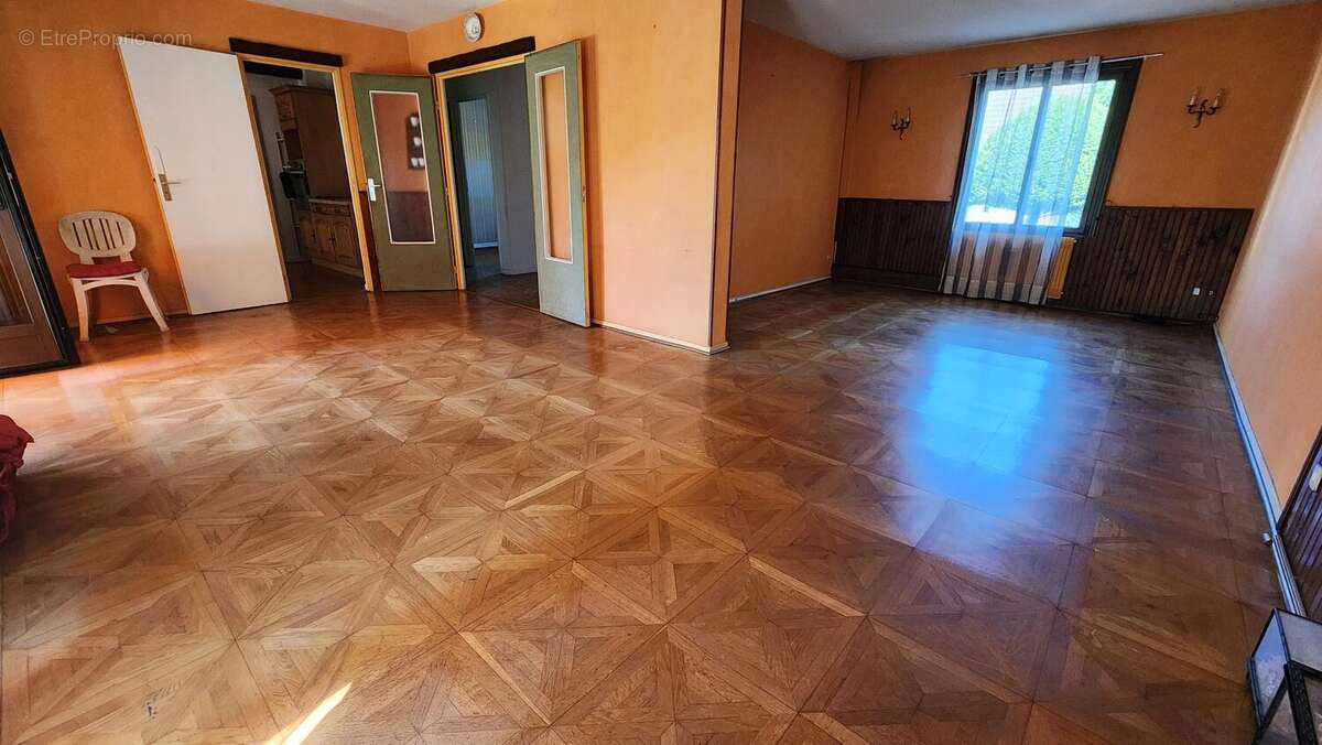 MAZERES LEZONS, A VENDRE Maison 122 m² sur 453 m² de terrain, garage, carport - photo 3