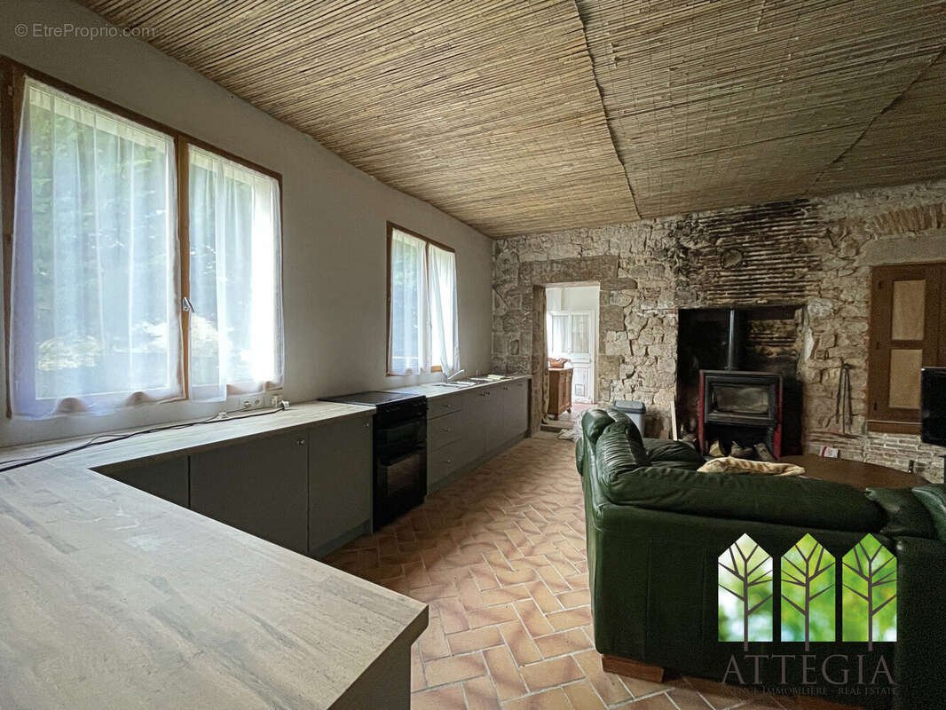 Maison à CHATELUS-MALVALEIX