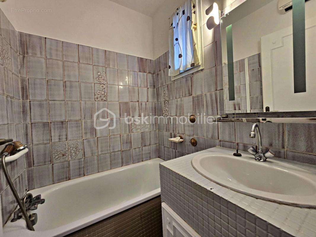 Exclusivité – Baisse de prix, à saisir ! Studio 28 m² vue mer, à deux pas du port et des commerces, au calme absolu - photo 11
