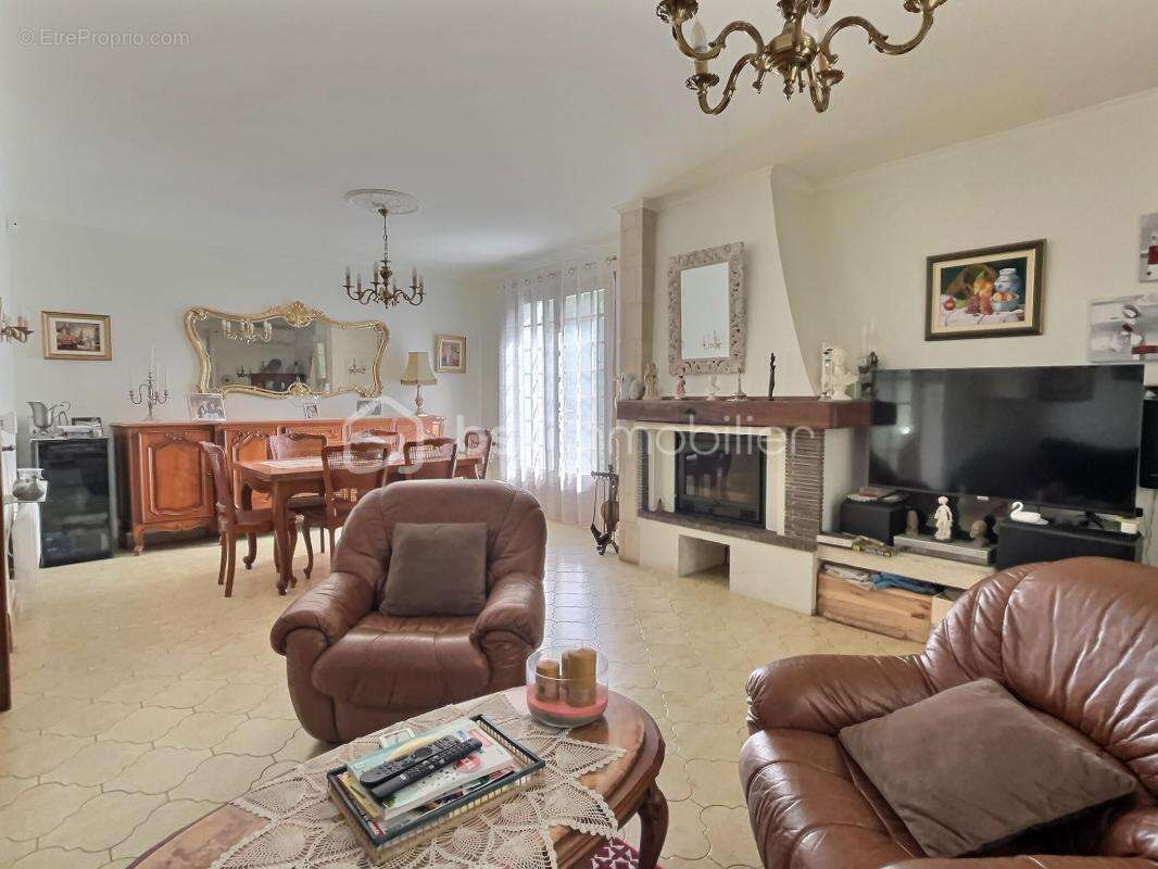 Maison à SAINT-JEAN-DE-VEDAS