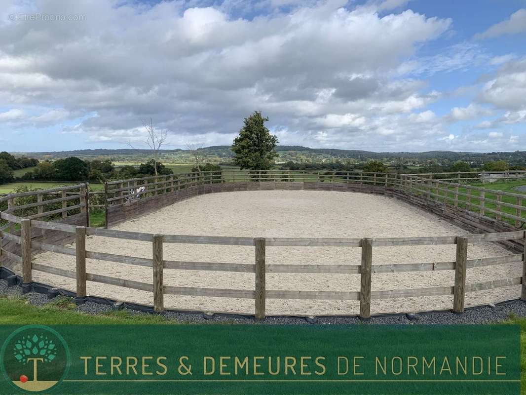 Maison à PONT-L'EVEQUE