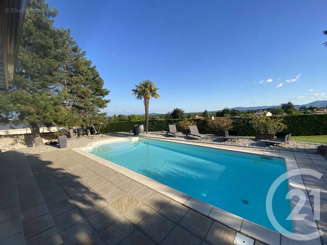 Maison 235 m² à Roiffieux  - photo 4