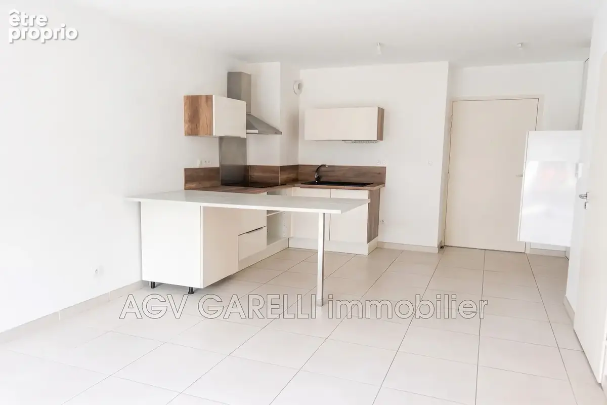 Appartement 2 pièces 40 m² à vendre à Toulon (83000) - photo 2