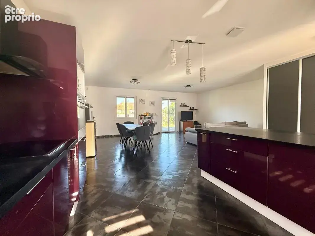 Maison de plain-pied - 3 chambres - terrain 1000 m² - garage - photo 4