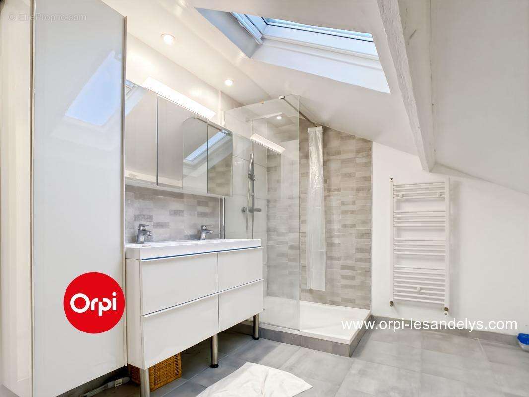 Maison à FLEURY-SUR-ANDELLE