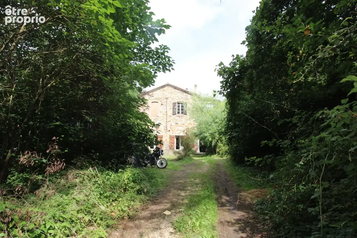 Maison de caractere d'un volume 333 m2  + dependance 86 m2. - photo 12