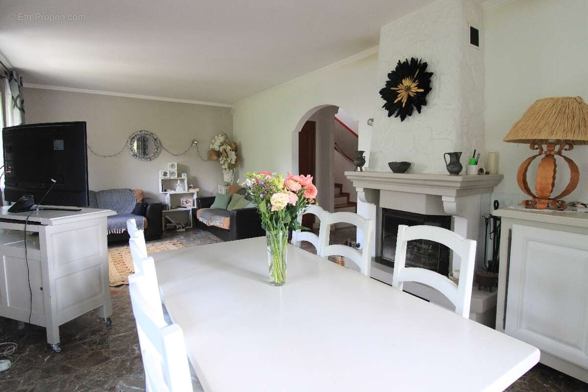 Maison 114 m² à Montgeron  - photo 2