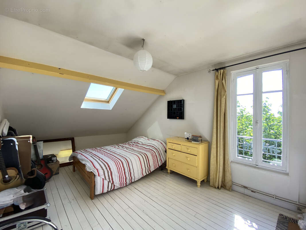 Maison à CHENNEVIERES-SUR-MARNE