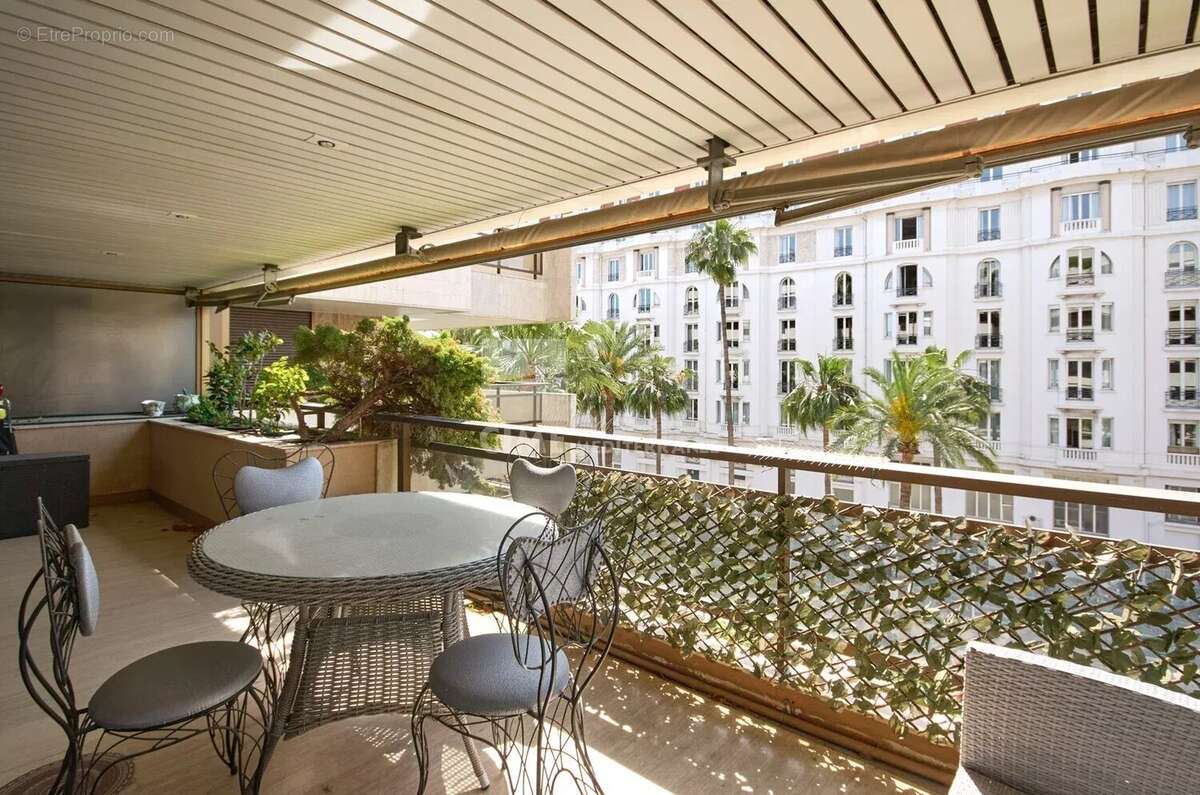 À vendre - Appartement 2 pièces à Cannes, Résidence Le Gray d'Albion - photo 3