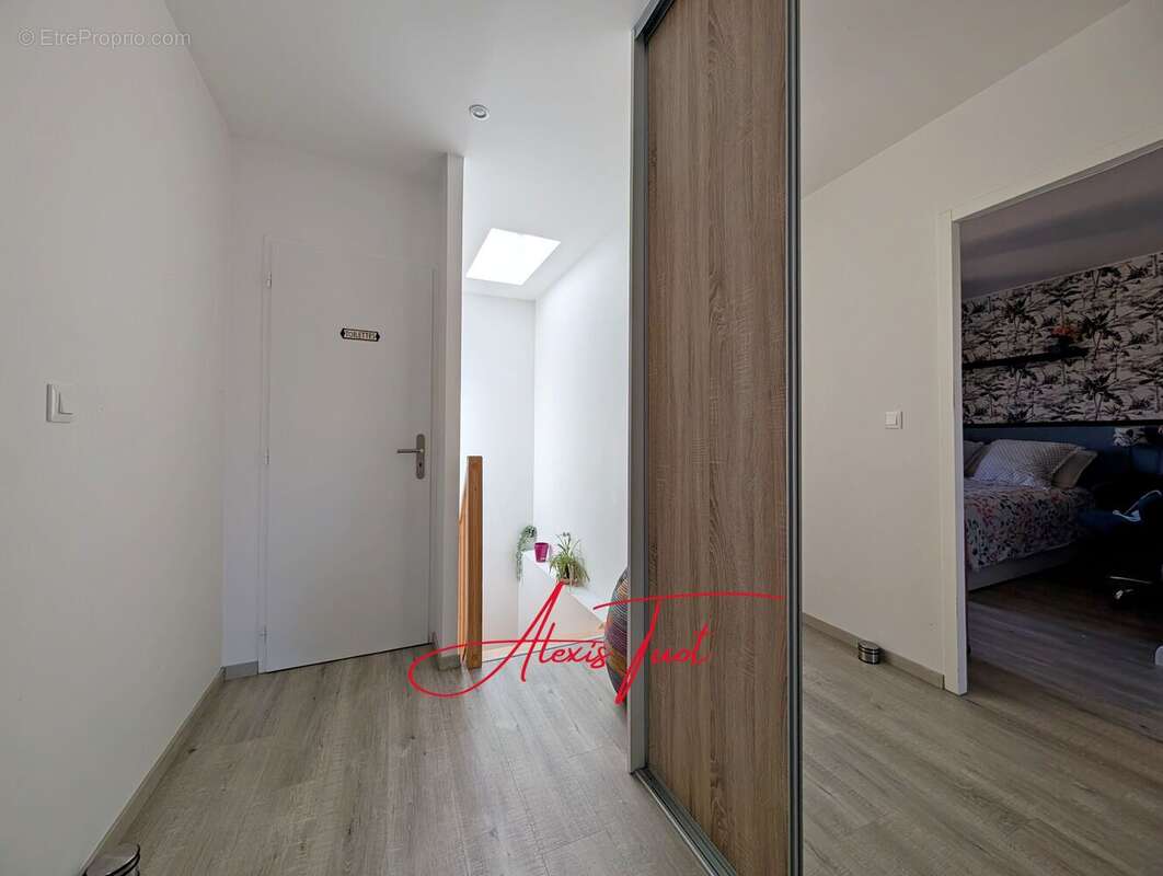 Maison 77 m² à Ambares-Et-Lagrave  - photo 18